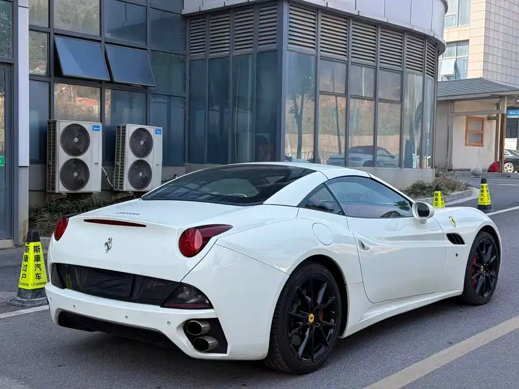Ferrari California T 2013 — фото 14