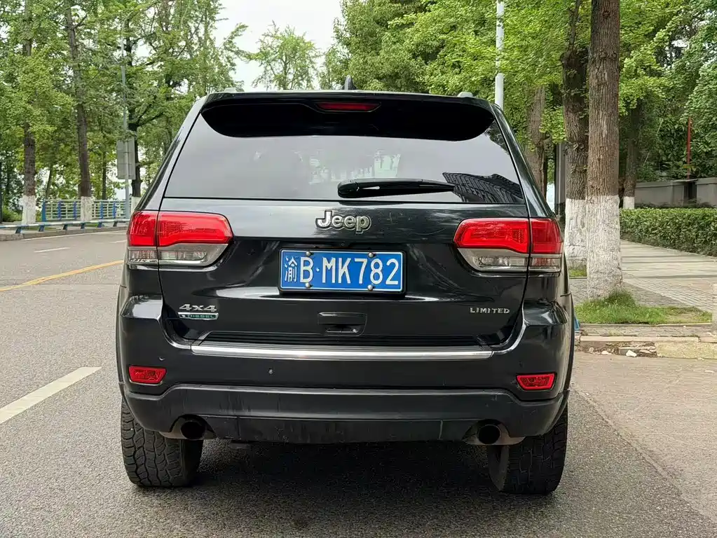Jeep Grand Cherokee 2014 — фото 8