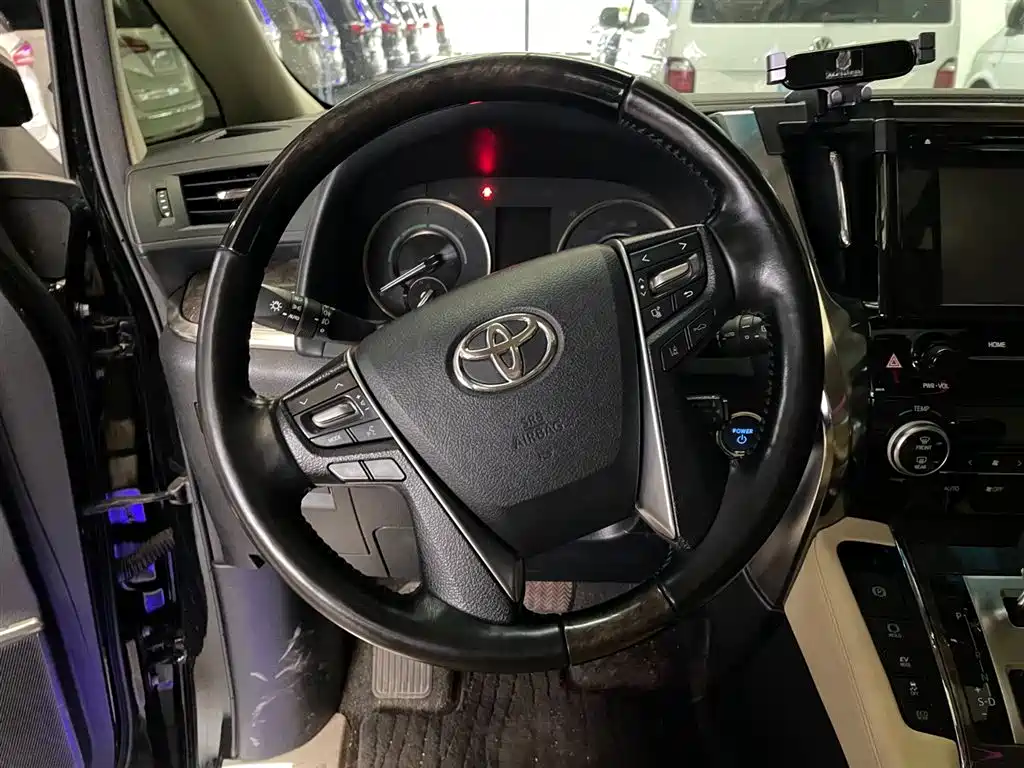 Toyota Alphard 2020 — фото 10