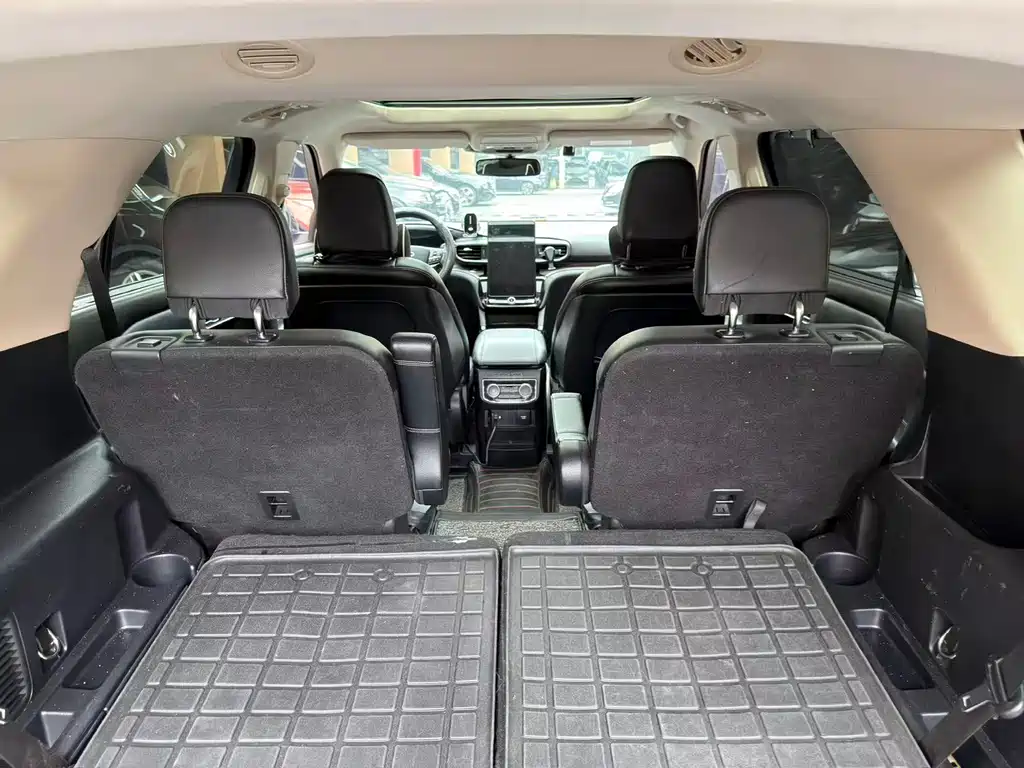 Ford Explorer 2022 — фото 16
