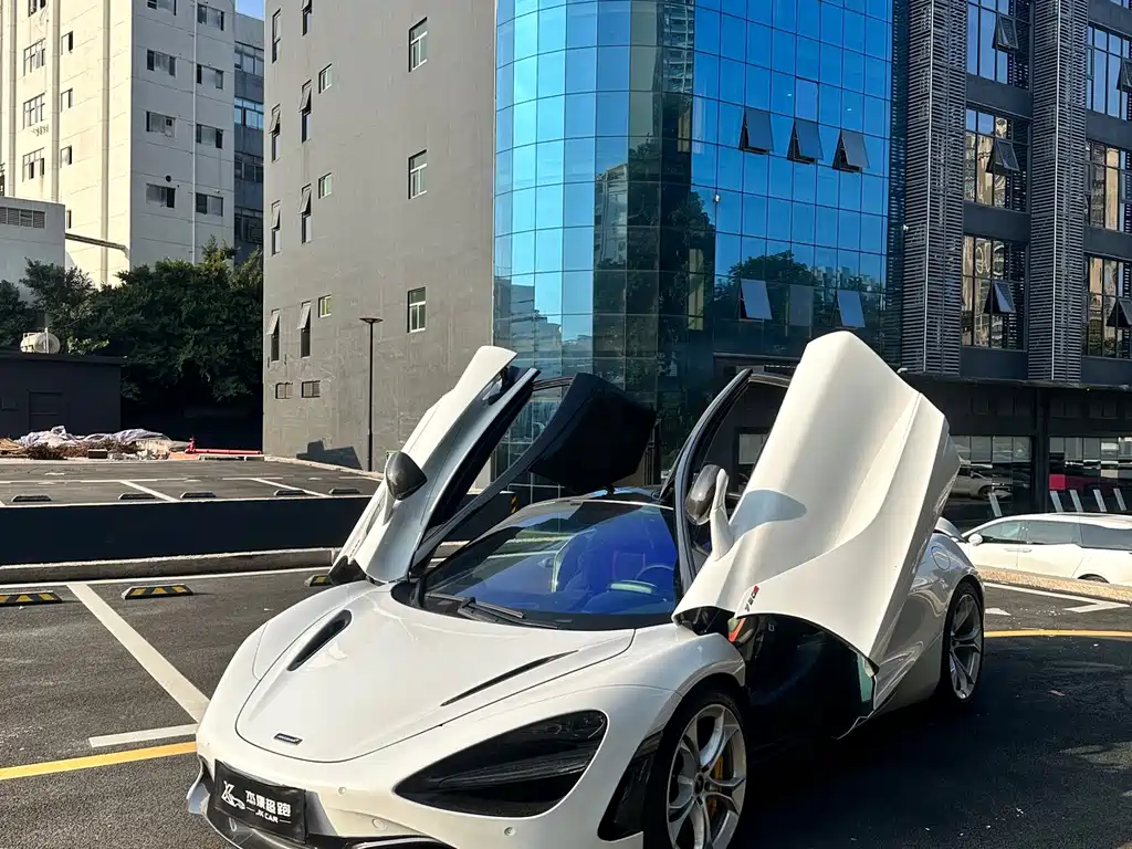 McLaren 720S 2020 — фото 9