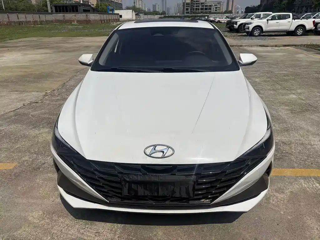 Hyundai Elantra 2022