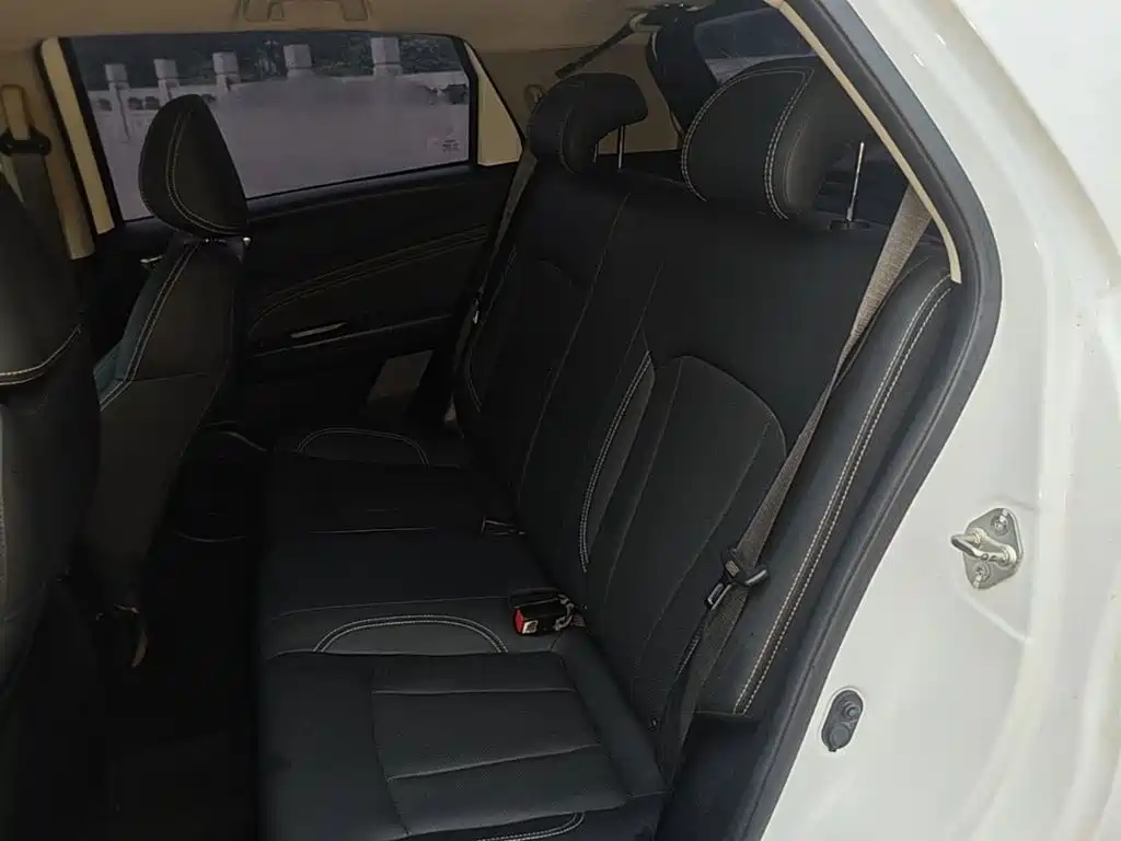 Geely Vision X3 2020 — фото 17