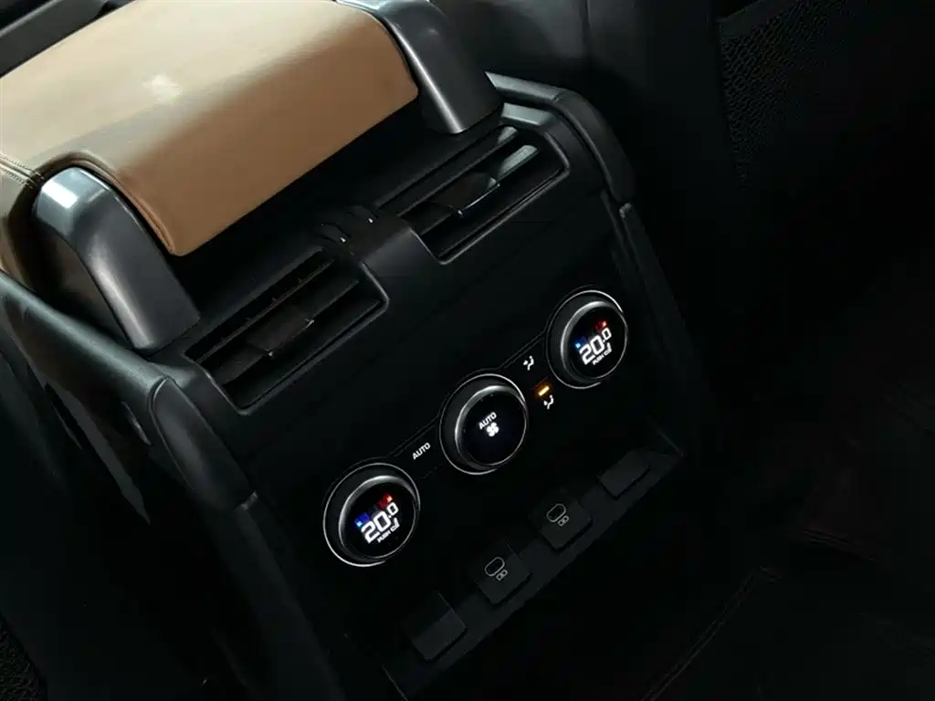 Land Rover Defender 2022 — фото 22