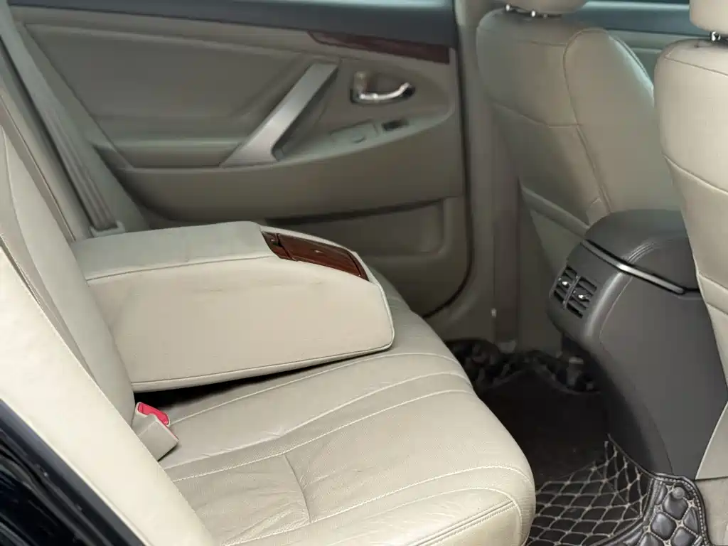 Toyota Camry 2014 — фото 12