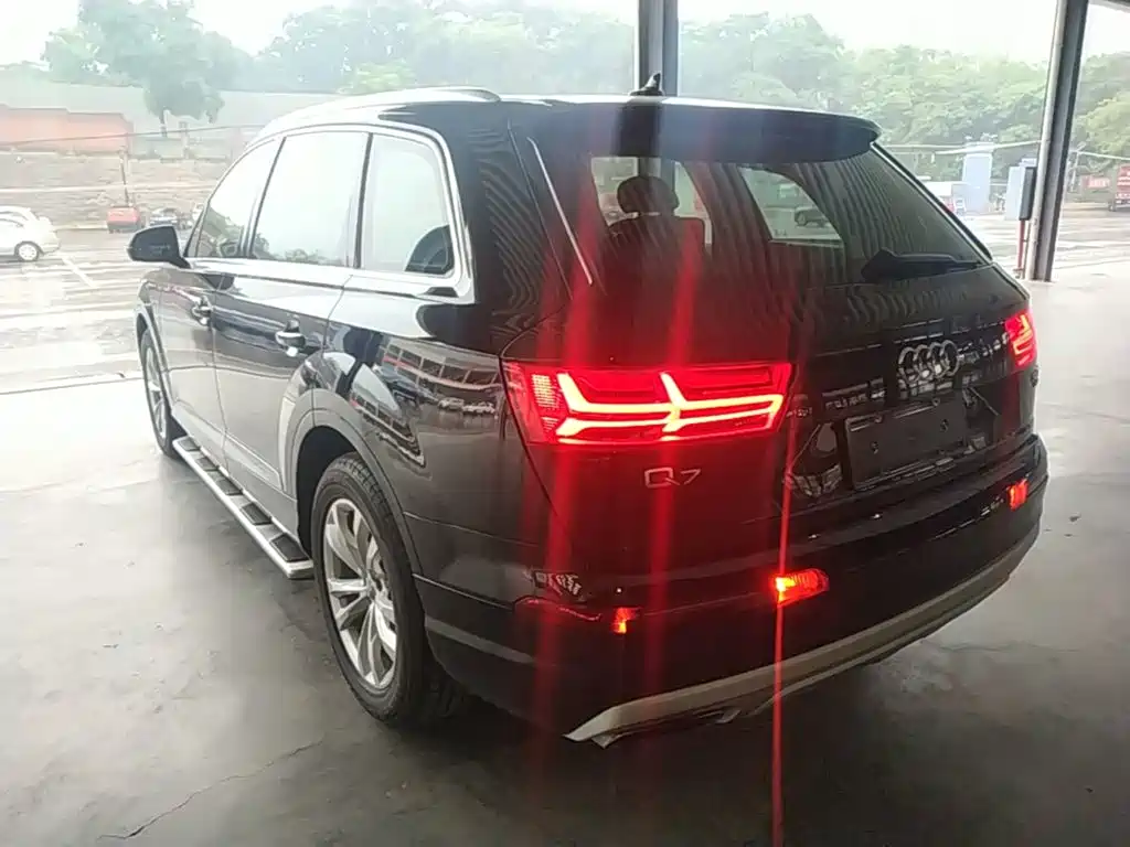 Audi Q7 2019 — фото 5