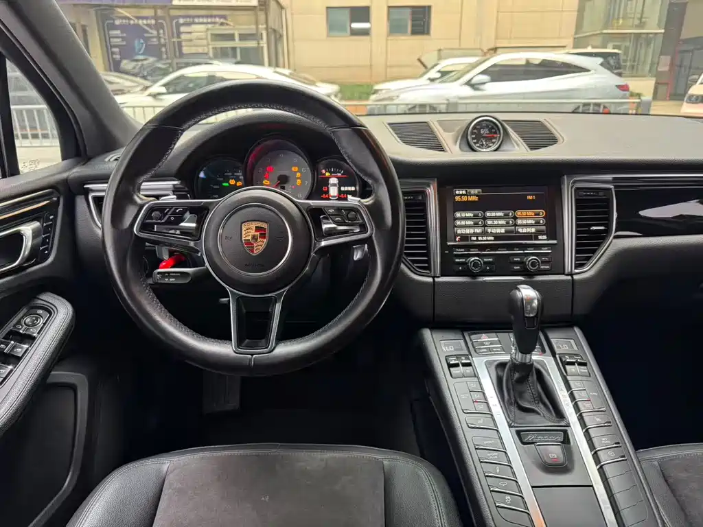 Porsche Macan 2015 — фото 9