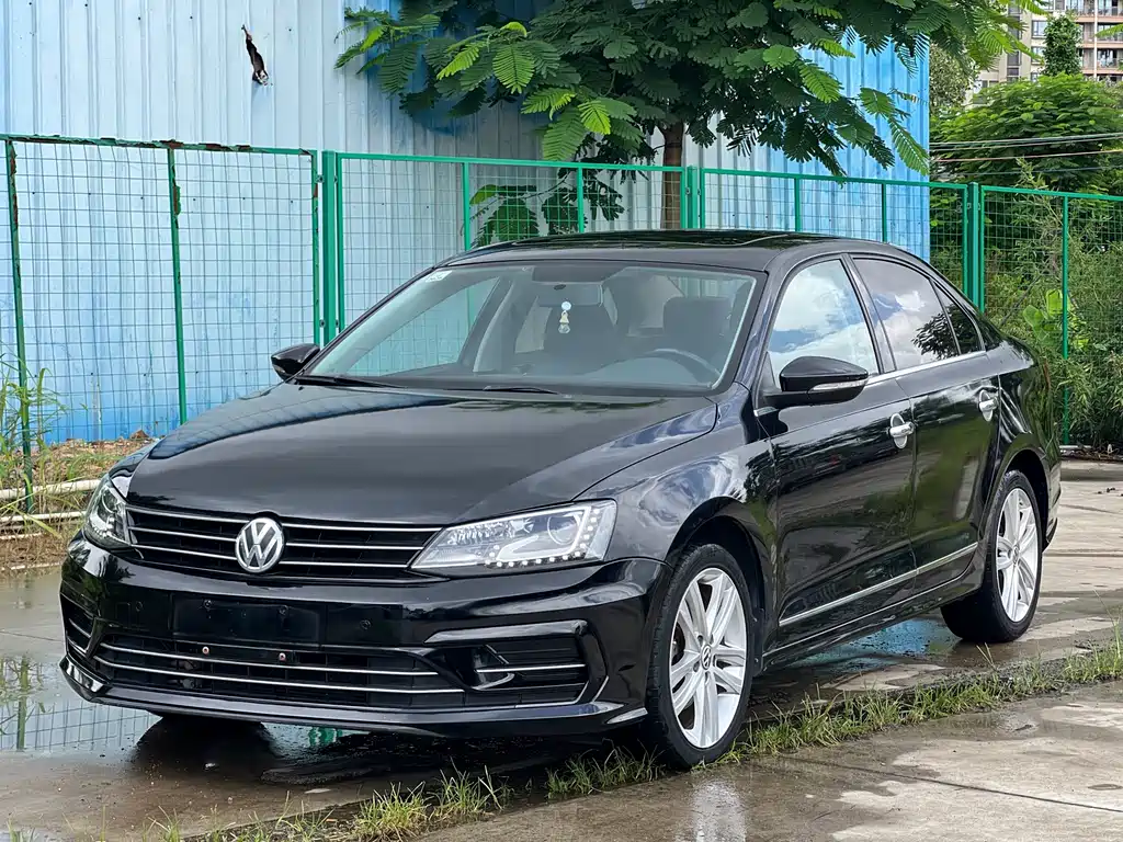 Volkswagen Sagitar 2018