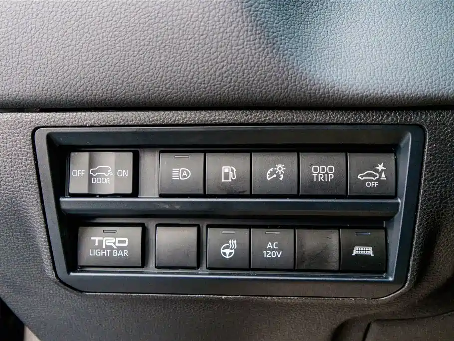 Toyota Sequoia 2025 — фото 23