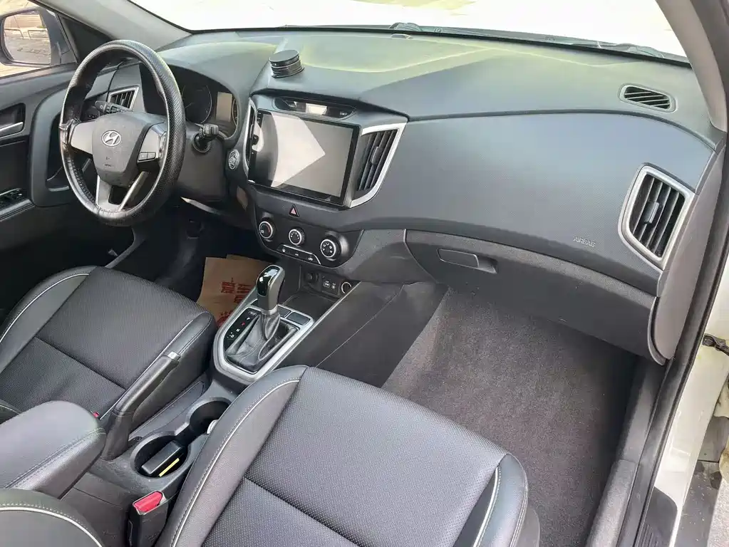 Hyundai ix25 2015 — фото 16