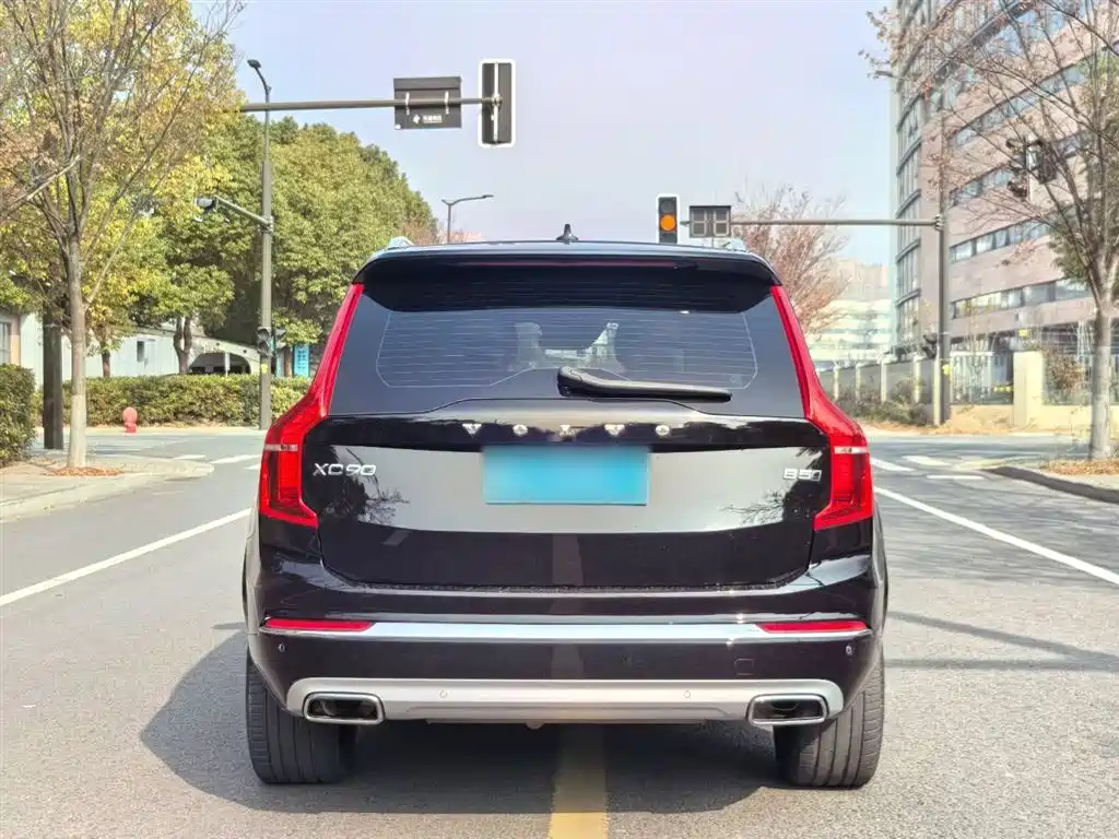 Volvo XC90 2021 — фото 16