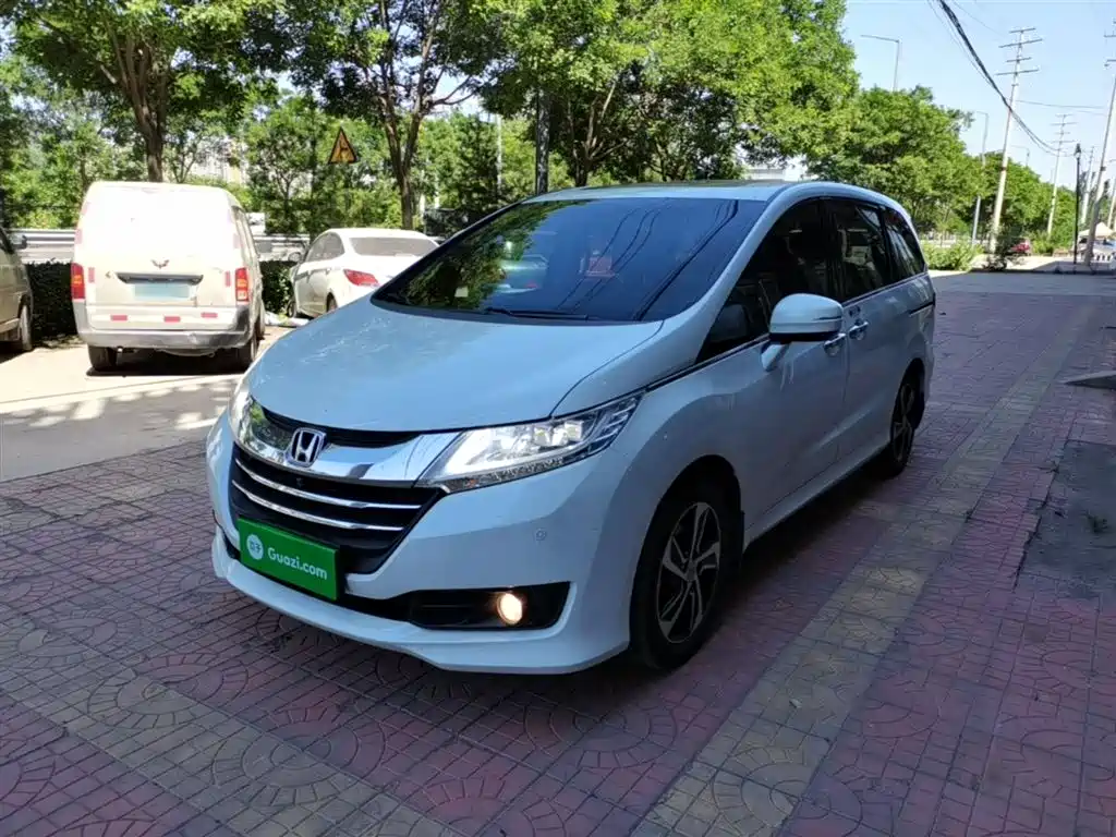 Honda Odyssey 2017 — фото 1