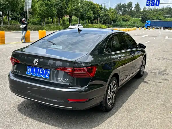 Volkswagen Sagitar 2021