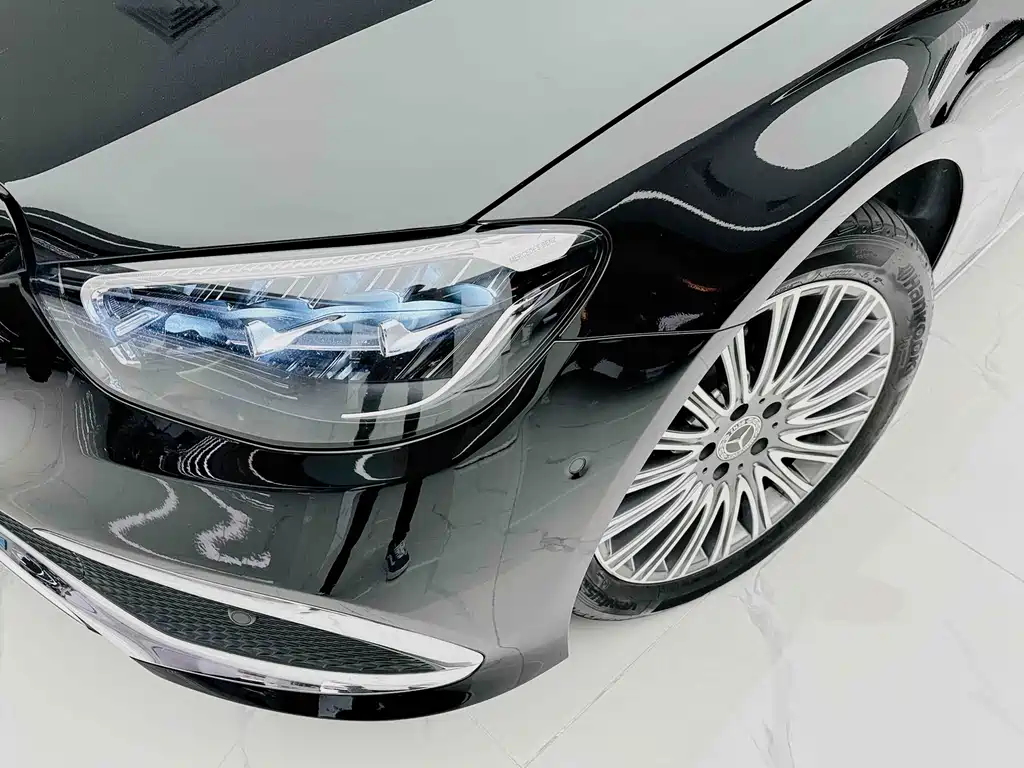 Mercedes-Benz E-Class 2023 — фото 13