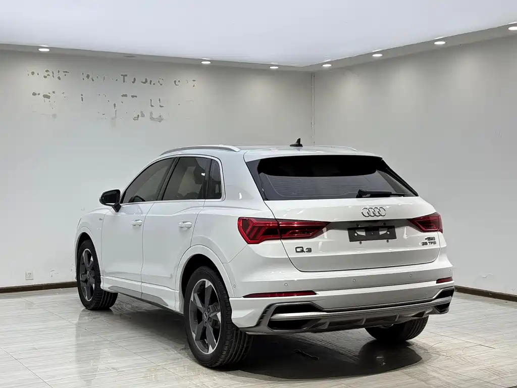 Audi Q3 2023 — фото 9