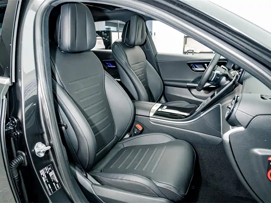 Mercedes-Benz C-Class 2023 — фото 16