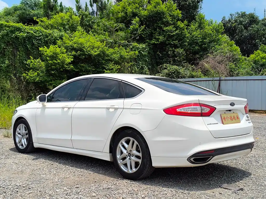 Ford Mondeo 2014 — фото 7