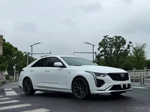 Cadillac CT4 2021