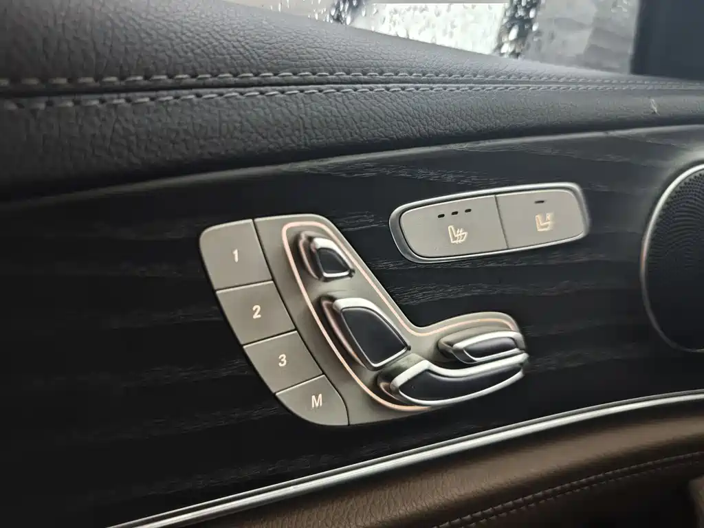 Mercedes-Benz E-Class 2020 — фото 16