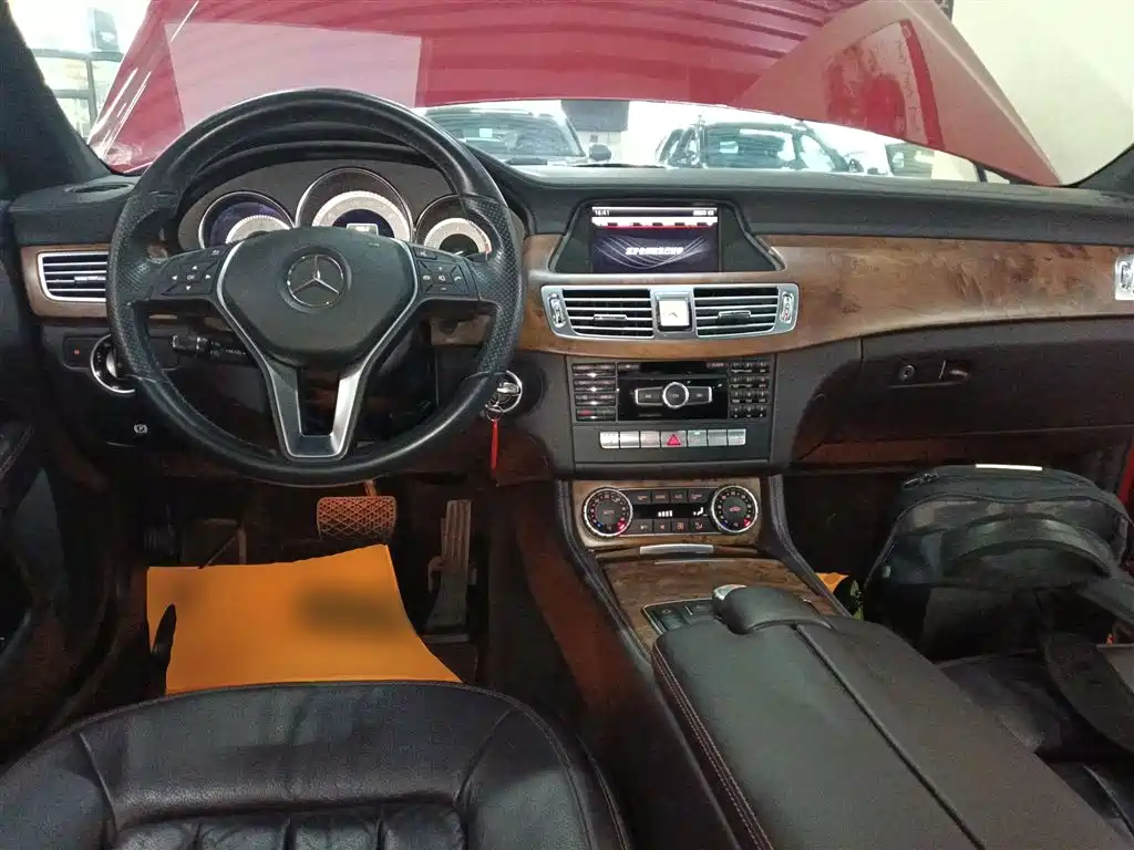 Mercedes-Benz CLS 2015 — фото 10