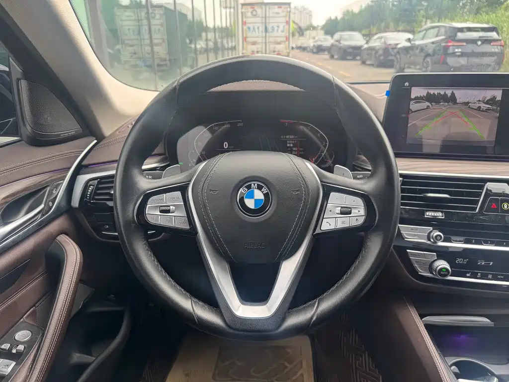 BMW 5 Series 2022 — фото 12