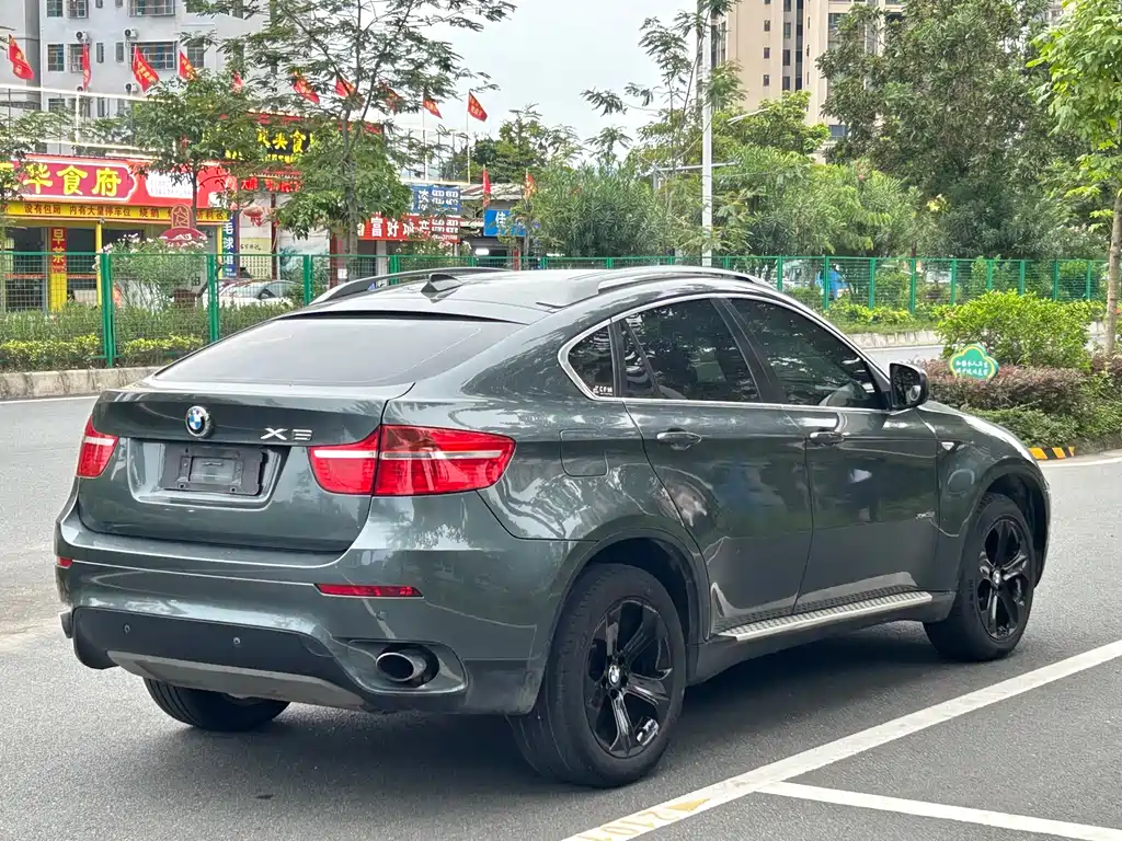 BMW X6 2011