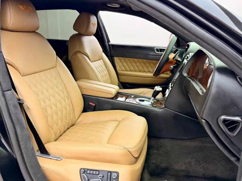 Bentley Flying Spur 2010 — фото 17