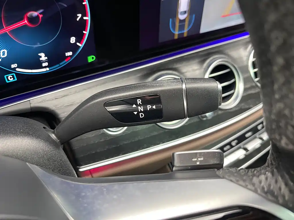 Mercedes-Benz E-Class 2022 — фото 22