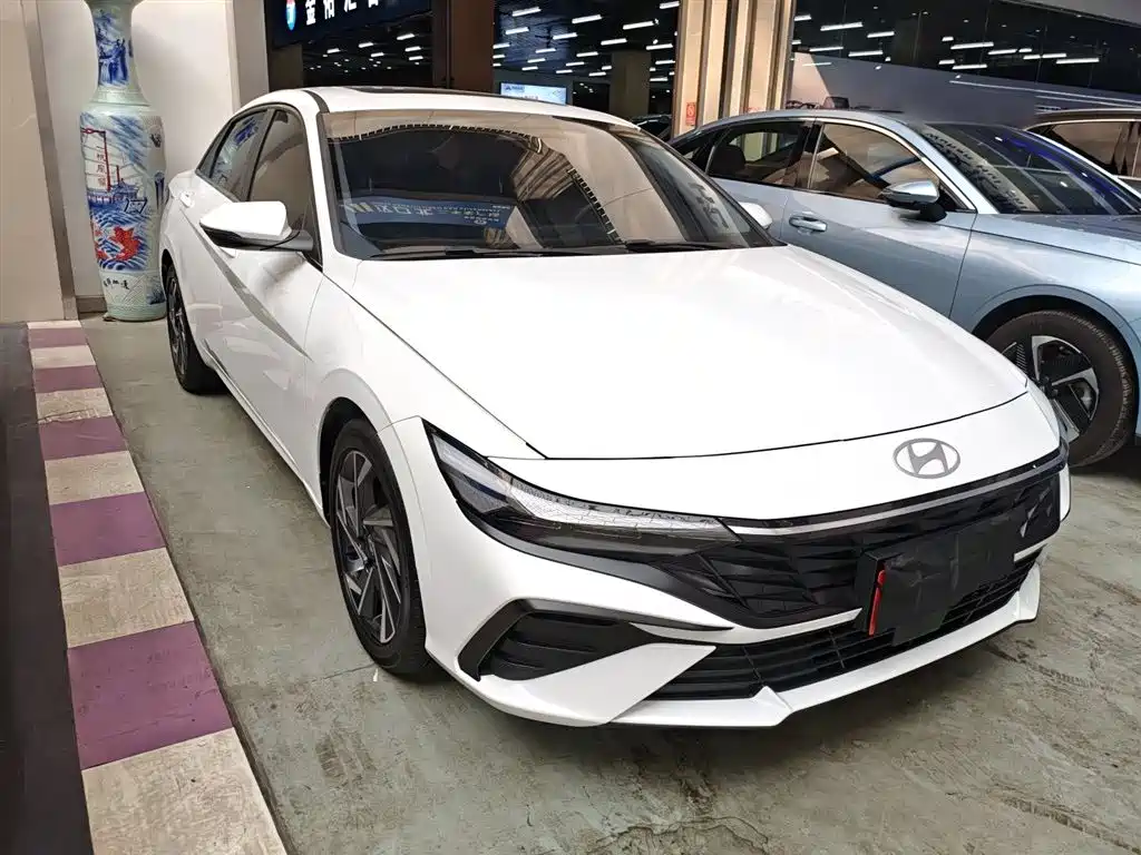 Hyundai Elantra 2024 — фото 20