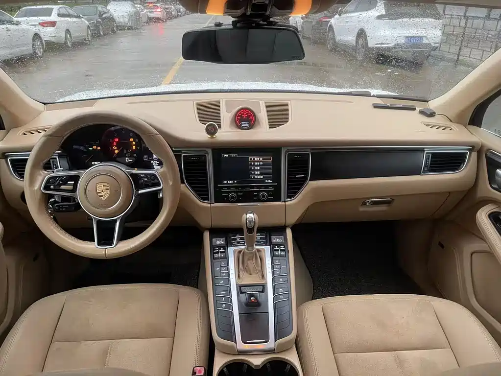 Porsche Macan 2015 — фото 10