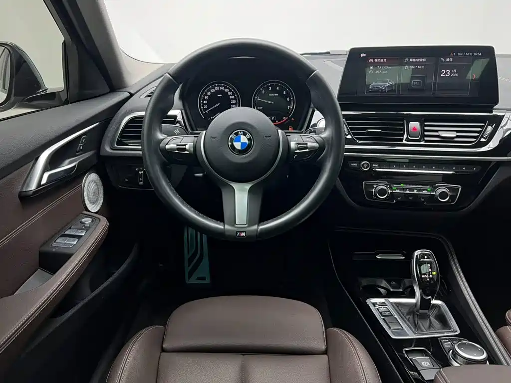 BMW 1 Series 2022 — фото 18