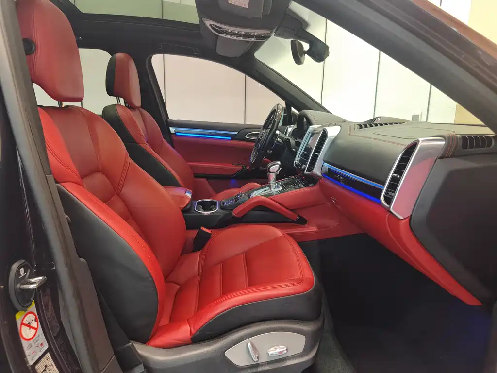Porsche Cayenne 2017 — фото 10
