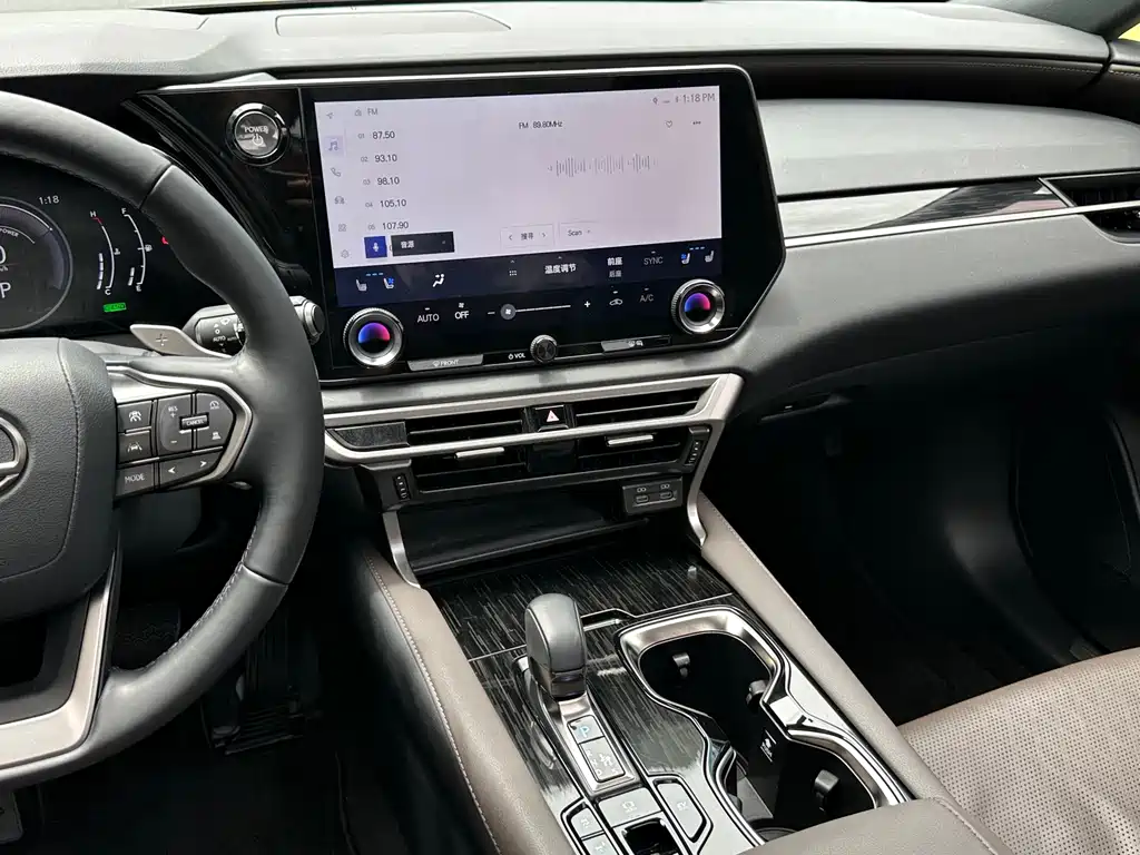 Lexus RX 2023 — фото 17