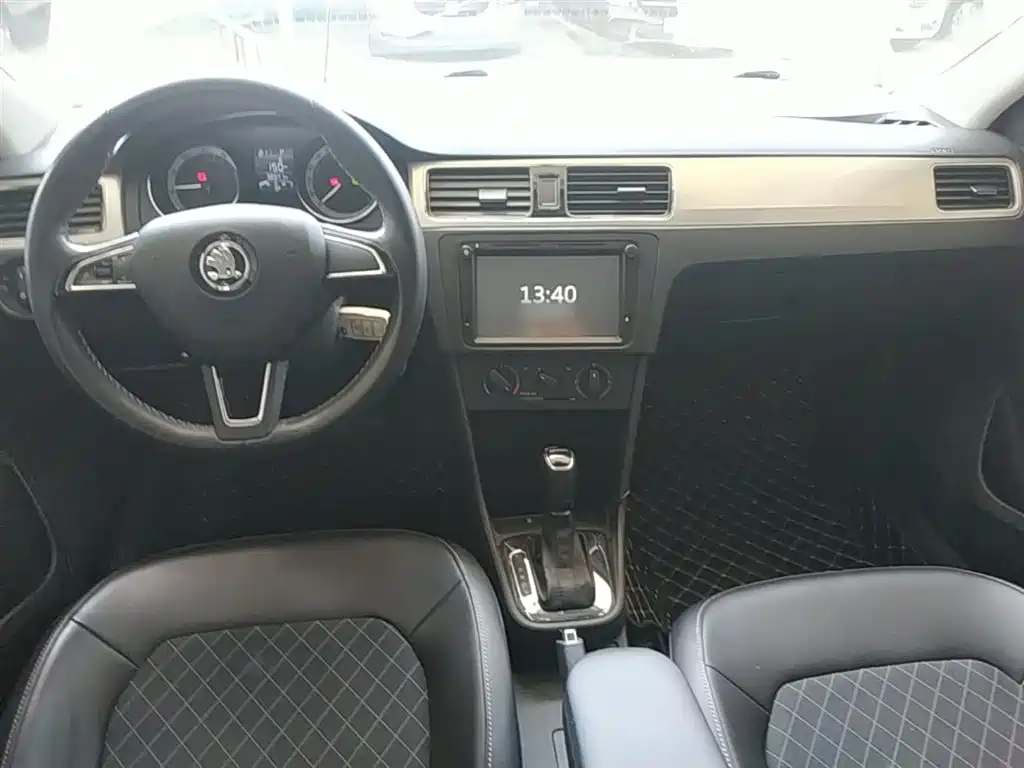 Skoda Rapid Spaceback 2020 — фото 10