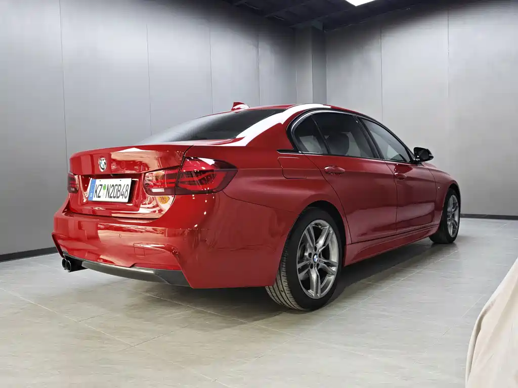 BMW 3 Series 2018 — фото 22