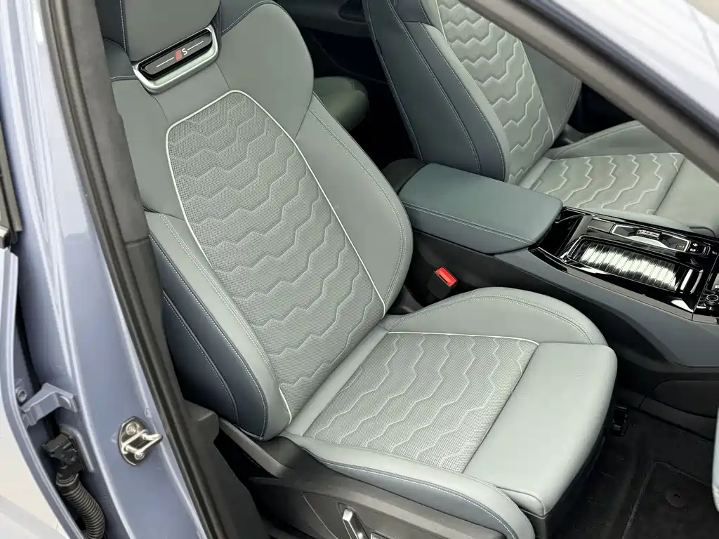 Audi Q6L e-tron 2025 — фото 21