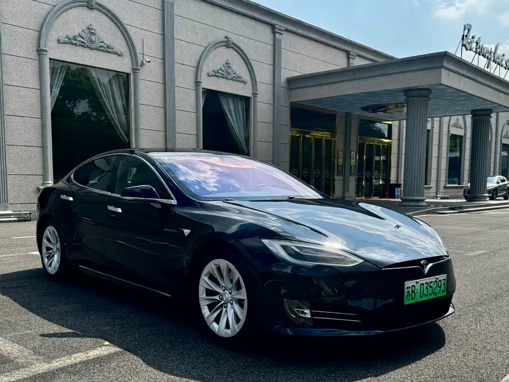 Tesla Model S 2017 — фото 1