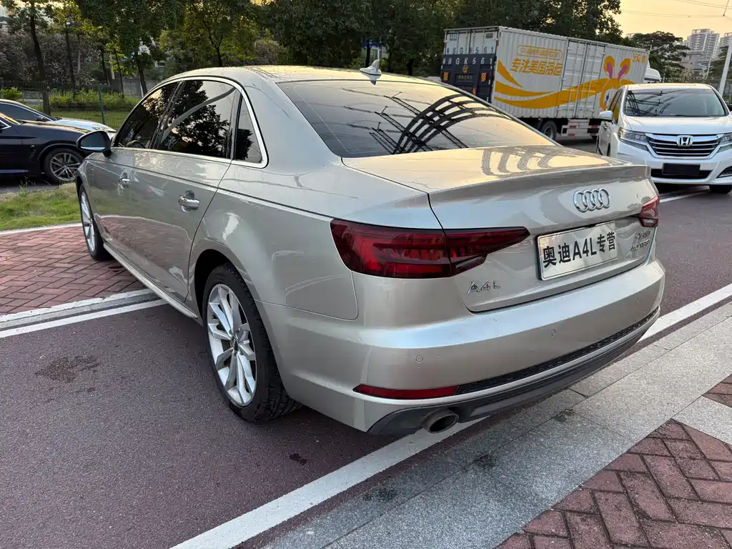 Audi A4L 2018 — фото 18