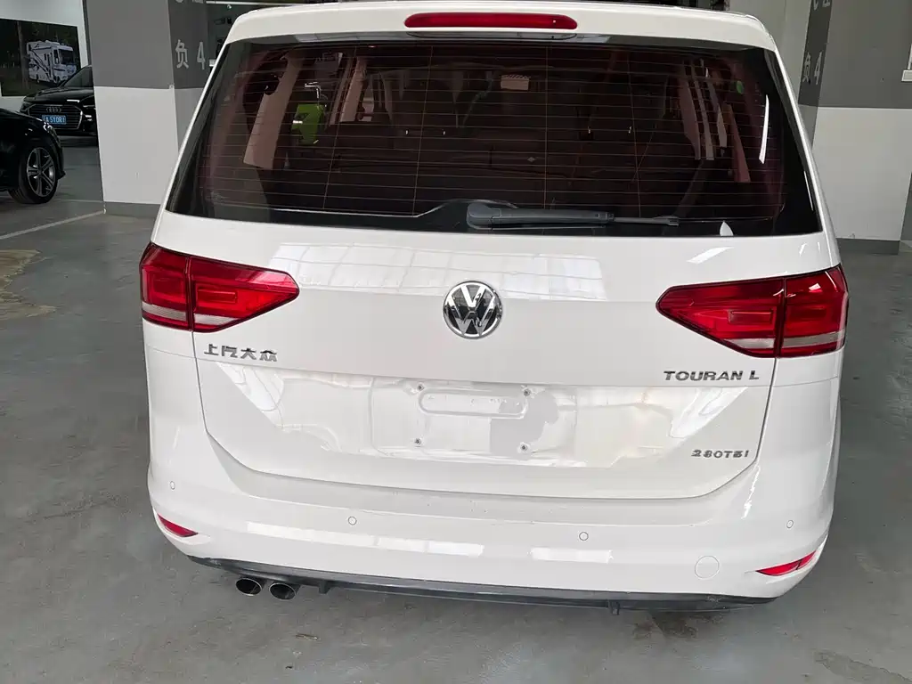 Volkswagen Touran 2018 — фото 8