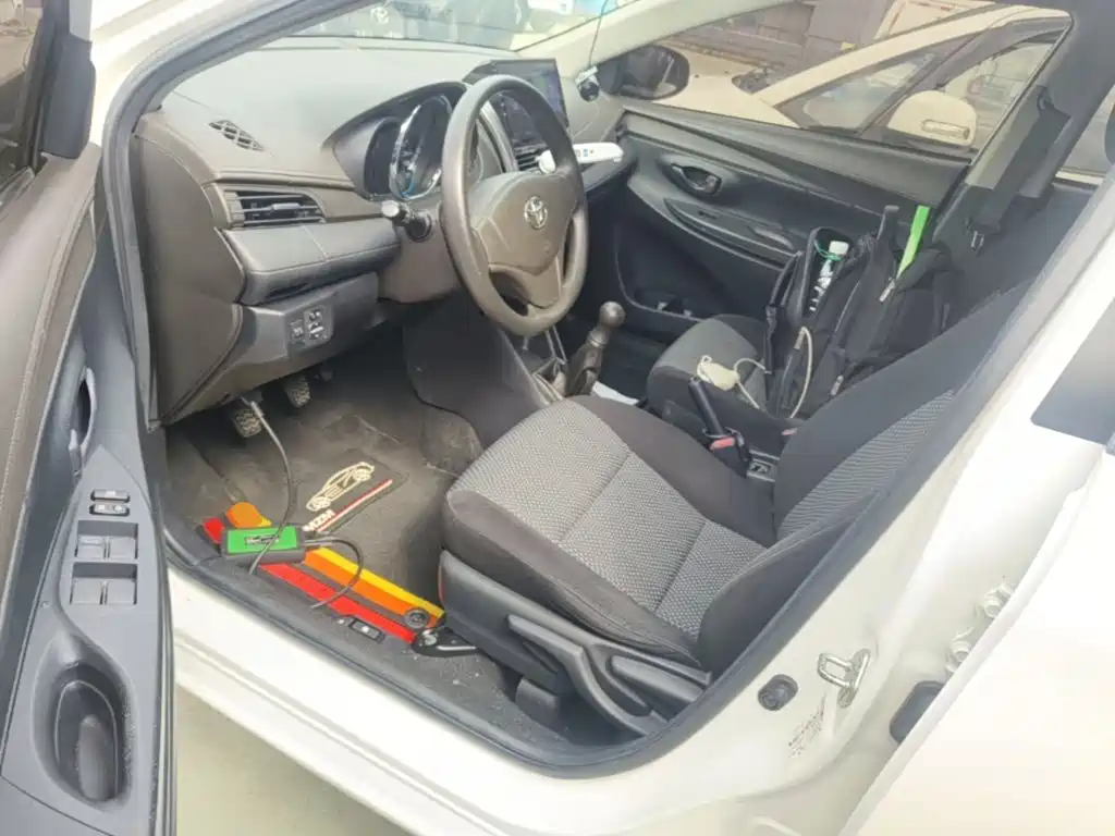 Toyota Vios 2015 — фото 15