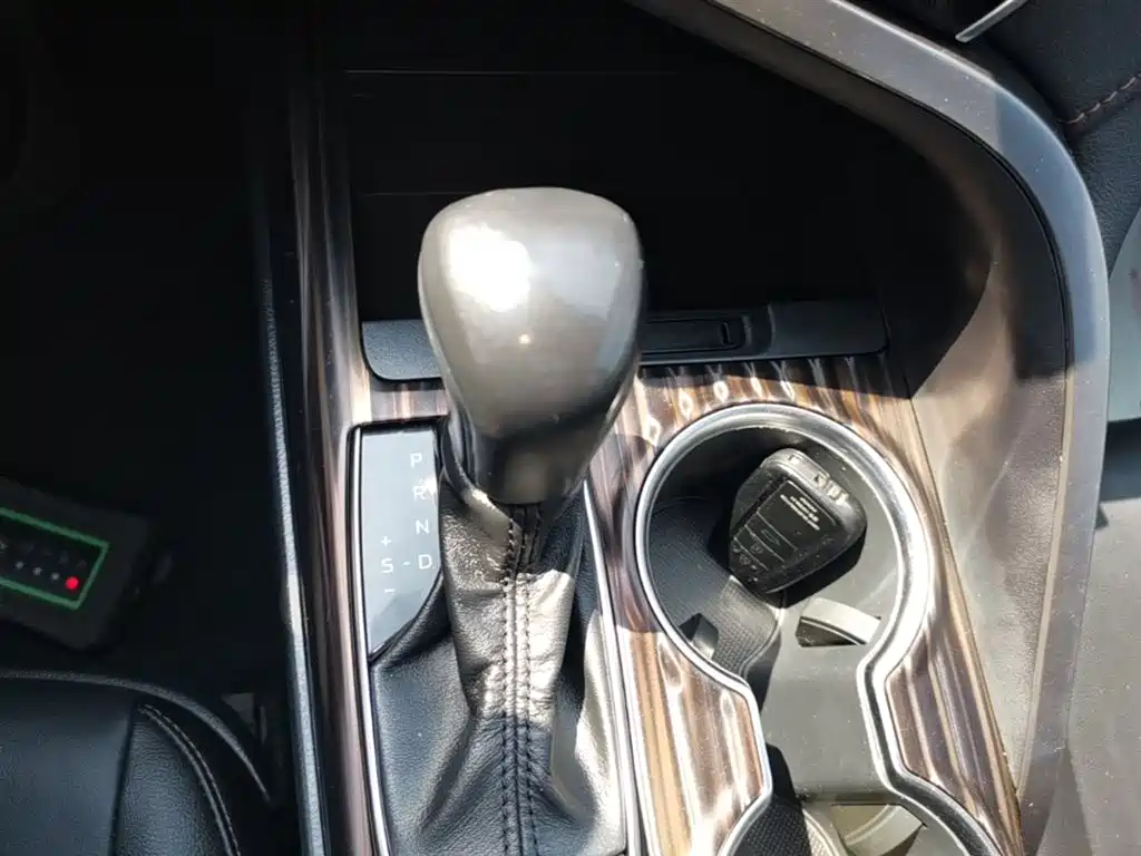 Toyota Camry 2019 — фото 13