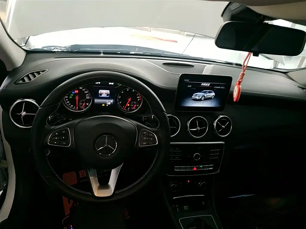 Mercedes-Benz GLA 2018 — фото 12