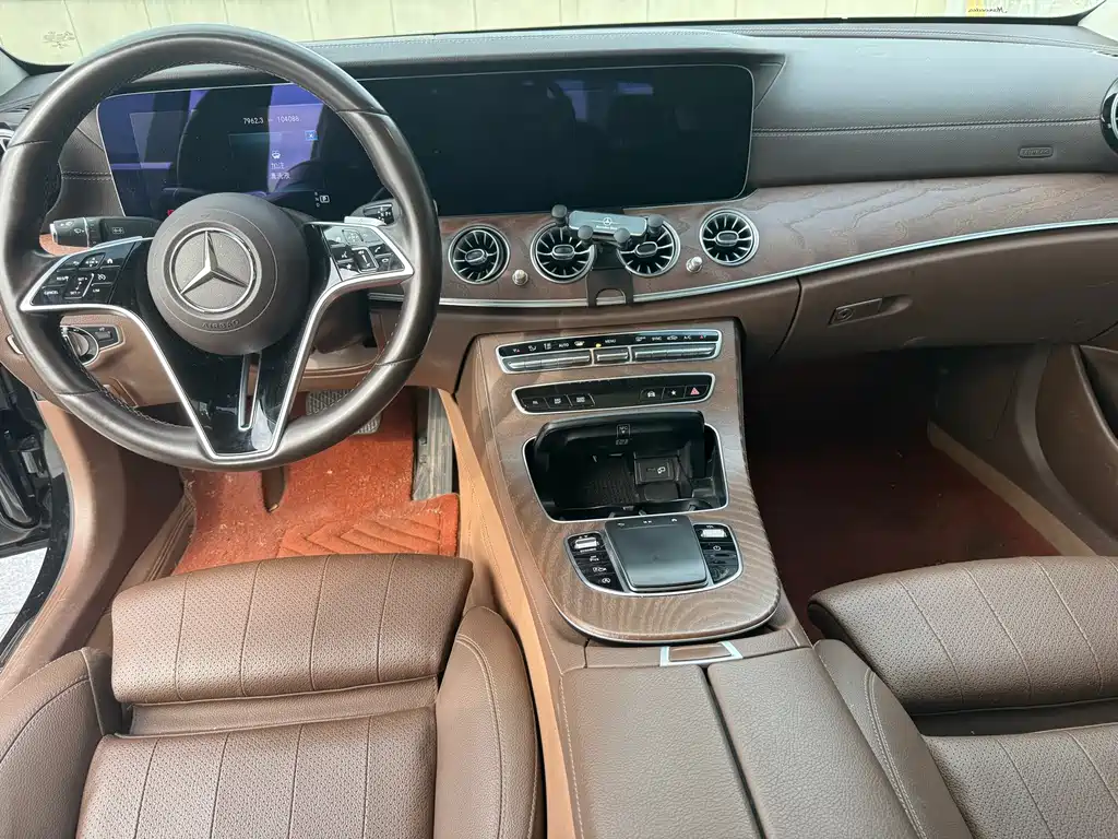 Mercedes-Benz E-Class 2022