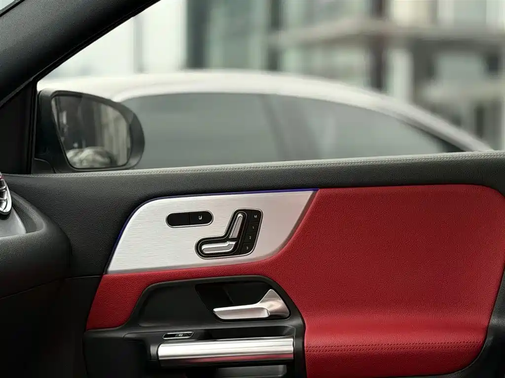 Mercedes-Benz GLA AMG 2022 — фото 11