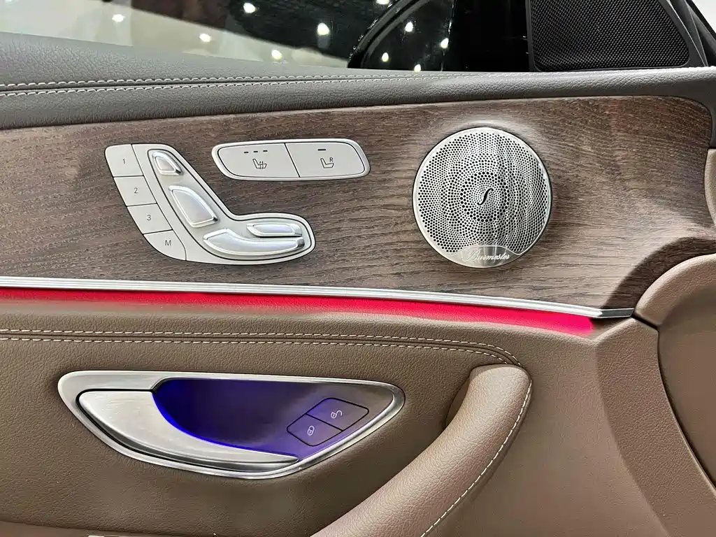 Mercedes-Benz E-Class 2023 — фото 21