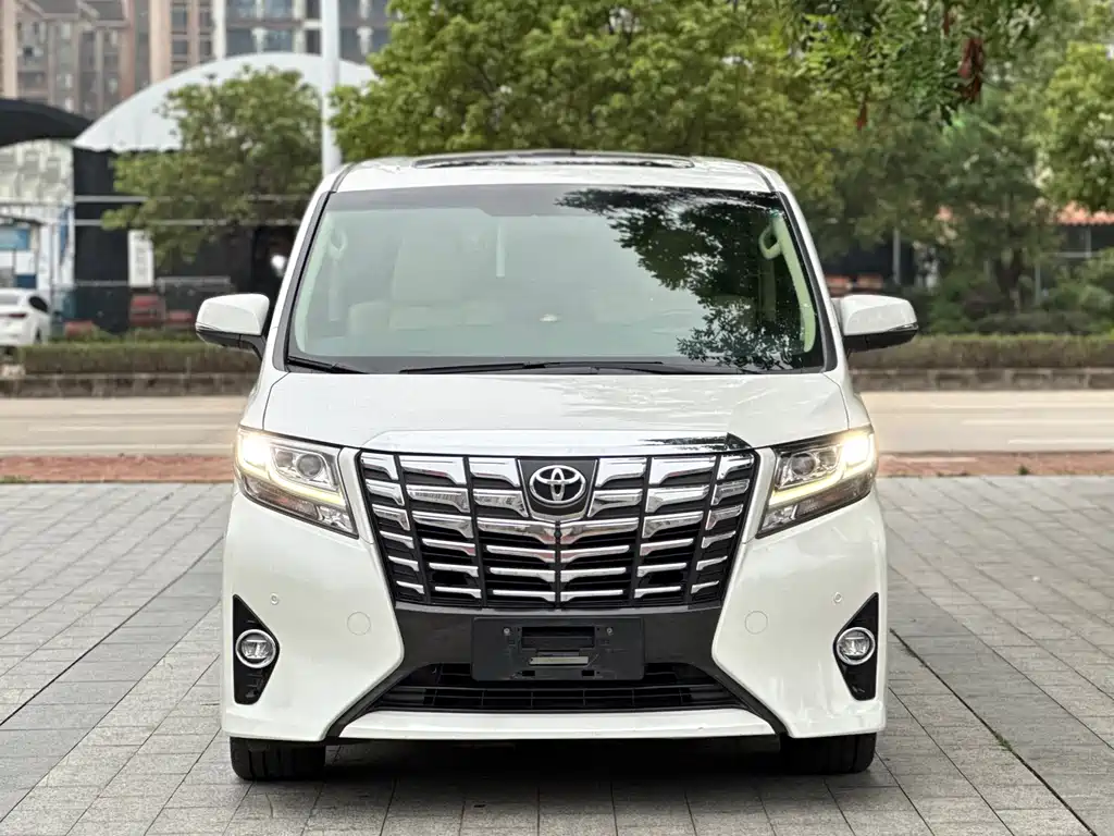 Toyota Alphard 2017 — фото 3