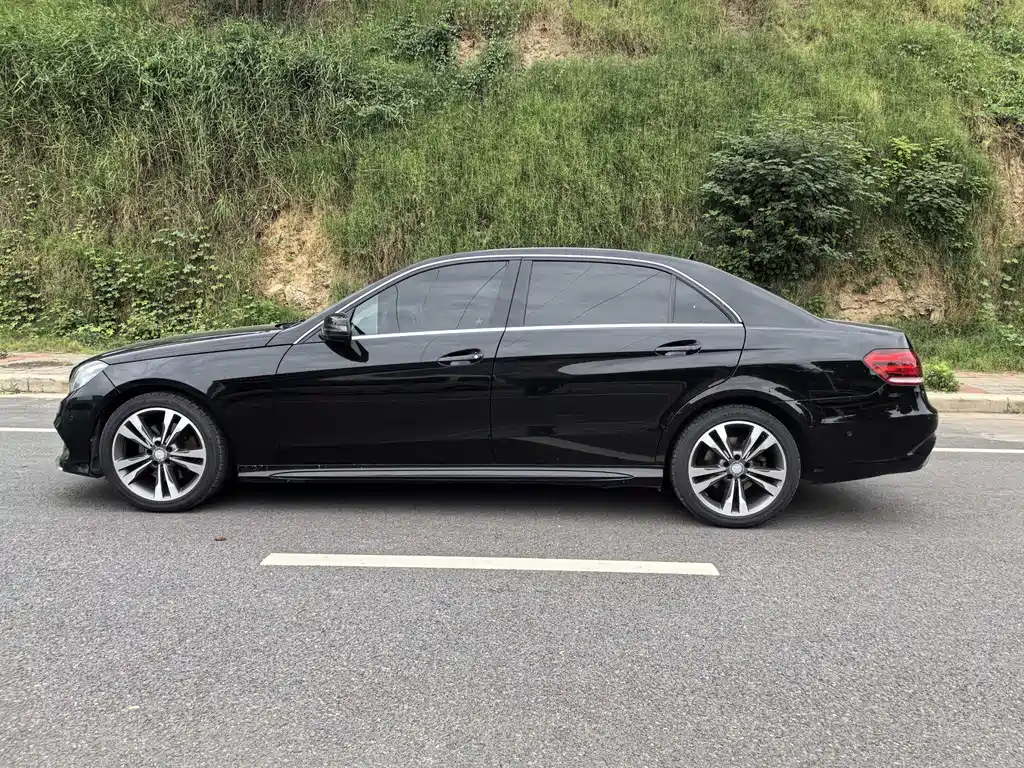 Mercedes-Benz E-Class 2015 — фото 7