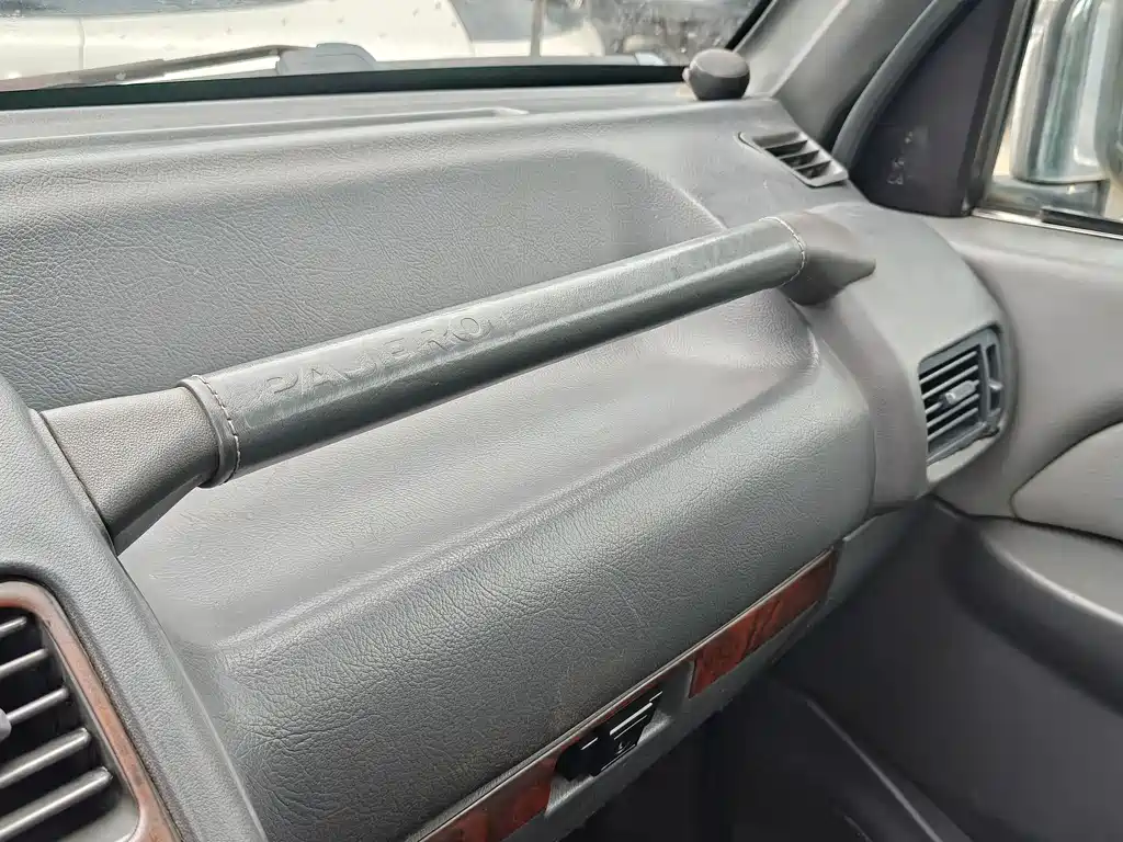 Mitsubishi Pajero 1996 — фото 38
