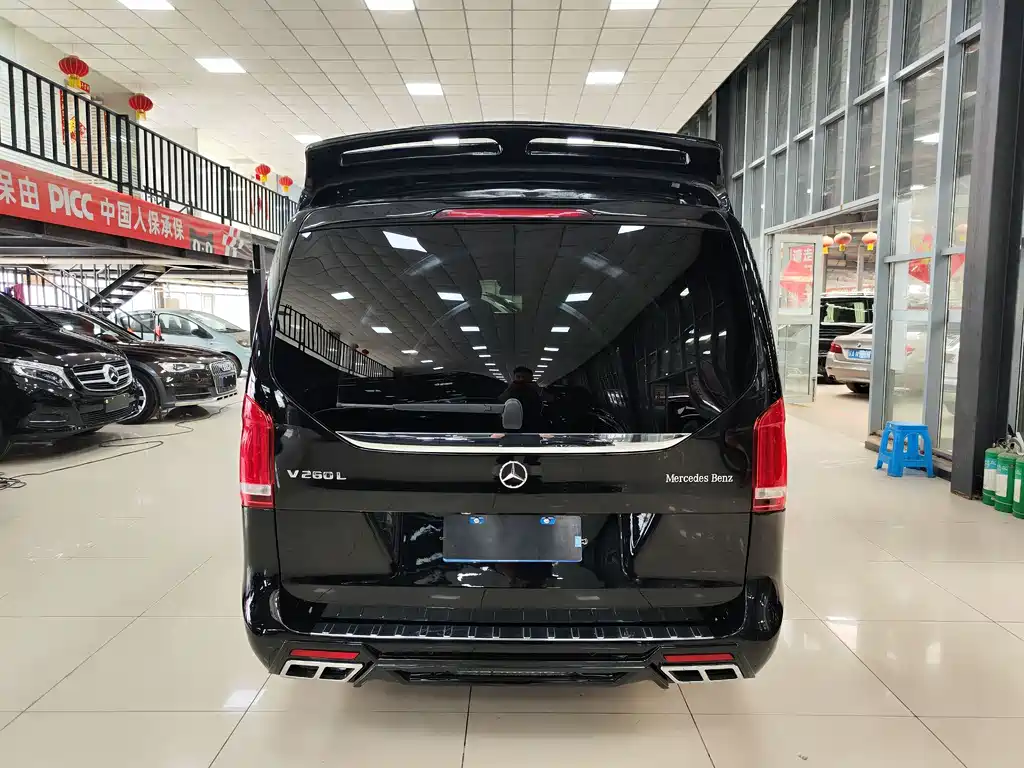 Mercedes-Benz V-Class 2020 — фото 37