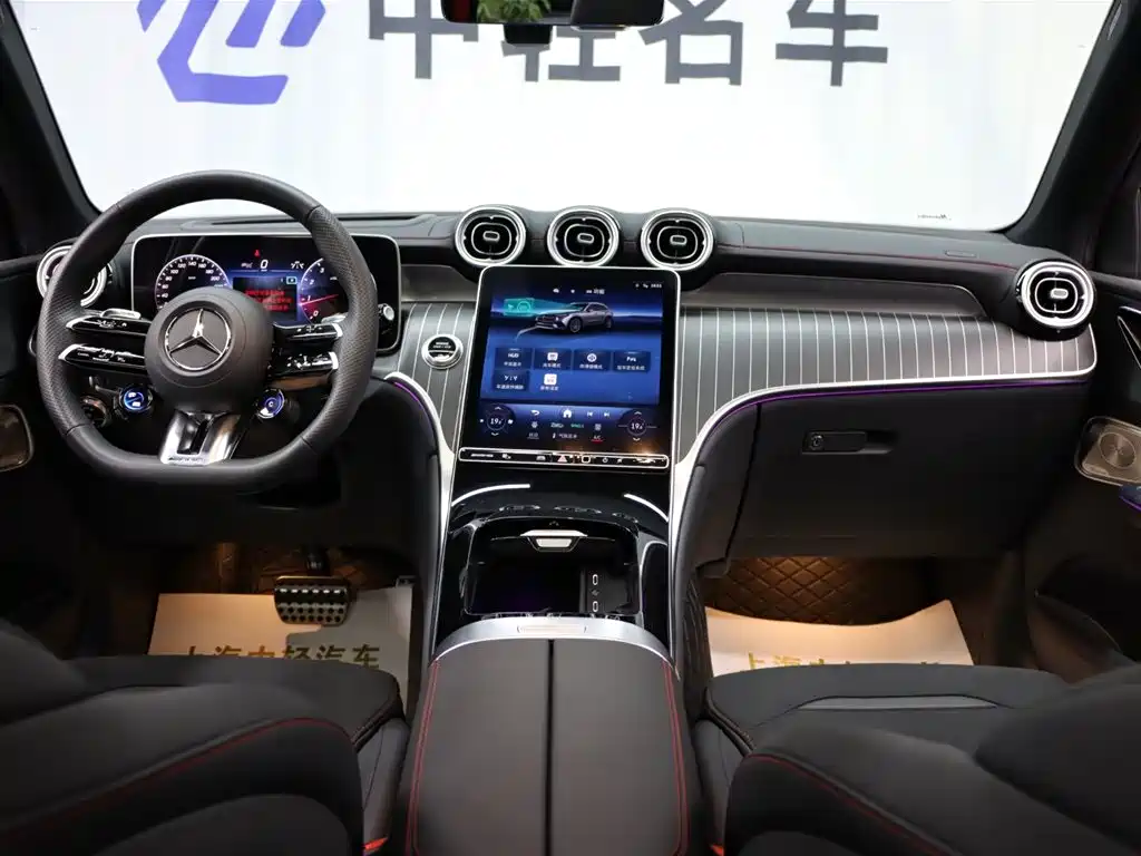 Mercedes-Benz GLC AMG 2025 — фото 11